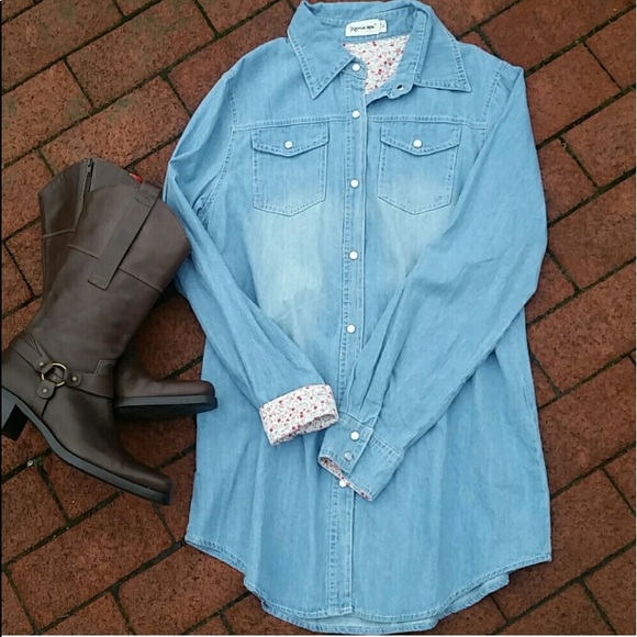 NWT Women’s Chambray Shirt - Picture 3 of 9